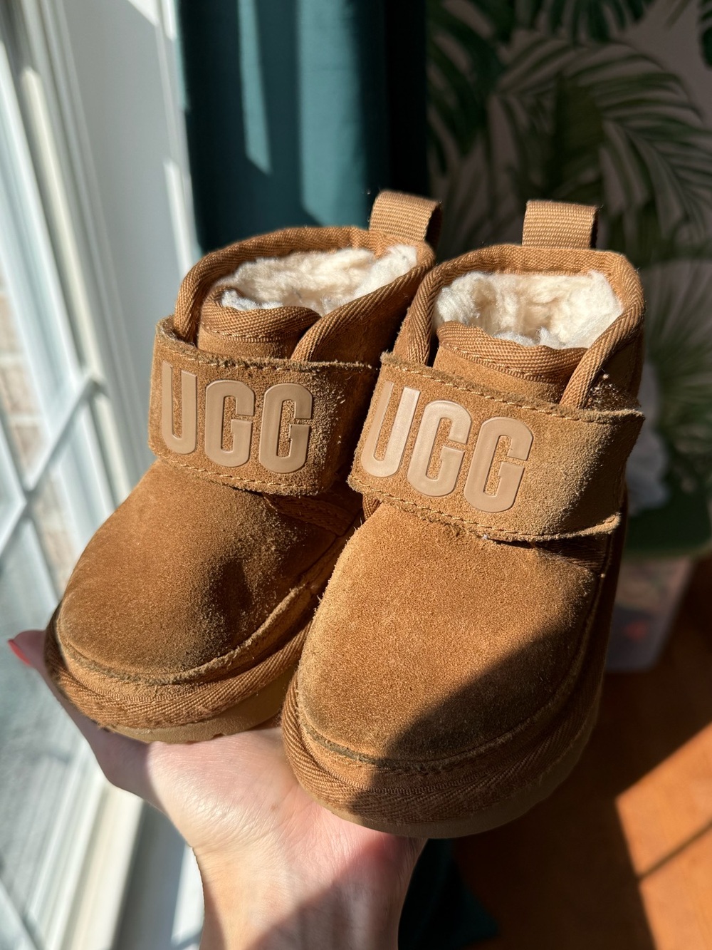 SIZE 6 TODDLER UGG BOOTS